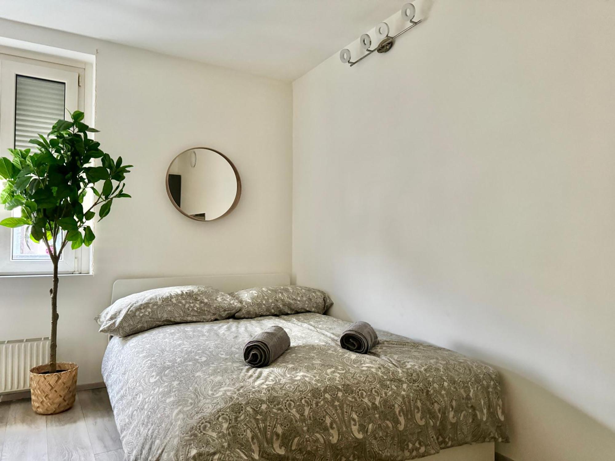 Stylish Schonbrunn Apartments - Free Underground Parking Відень Екстер'єр фото