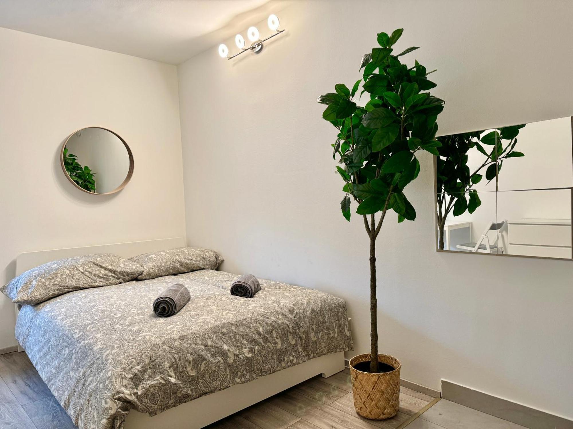 Stylish Schonbrunn Apartments - Free Underground Parking Відень Екстер'єр фото