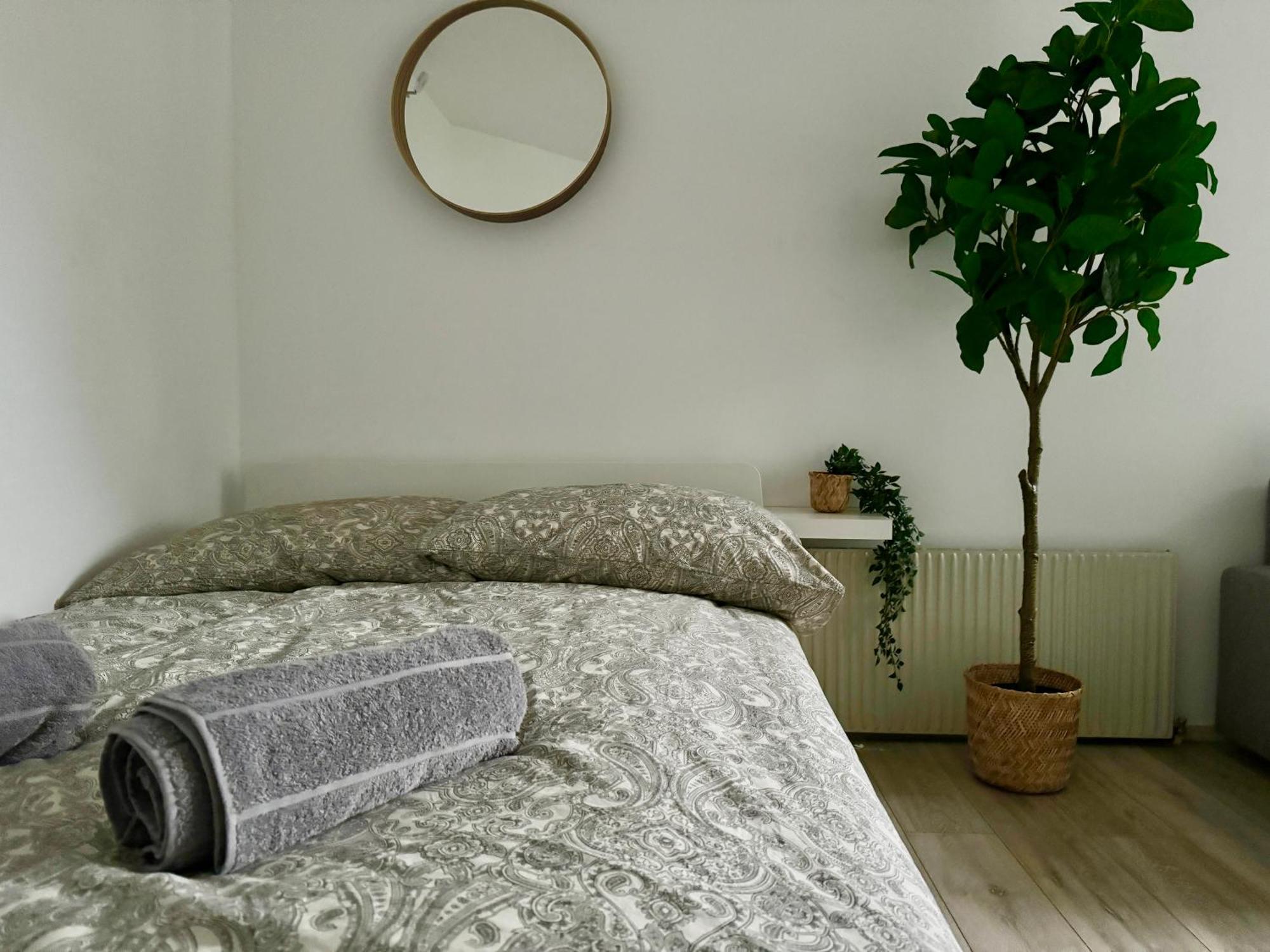 Stylish Schonbrunn Apartments - Free Underground Parking Відень Екстер'єр фото