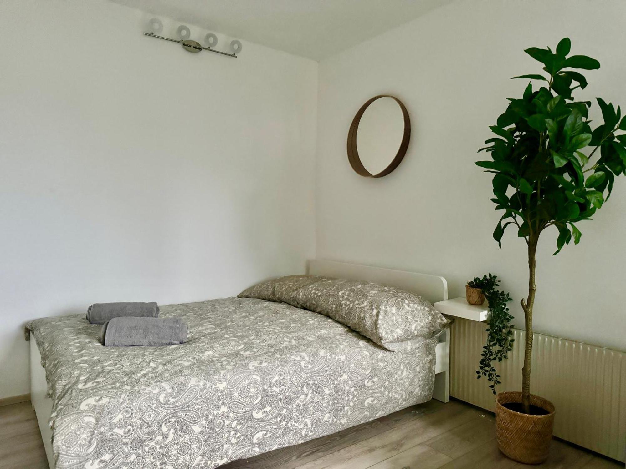 Stylish Schonbrunn Apartments - Free Underground Parking Відень Екстер'єр фото